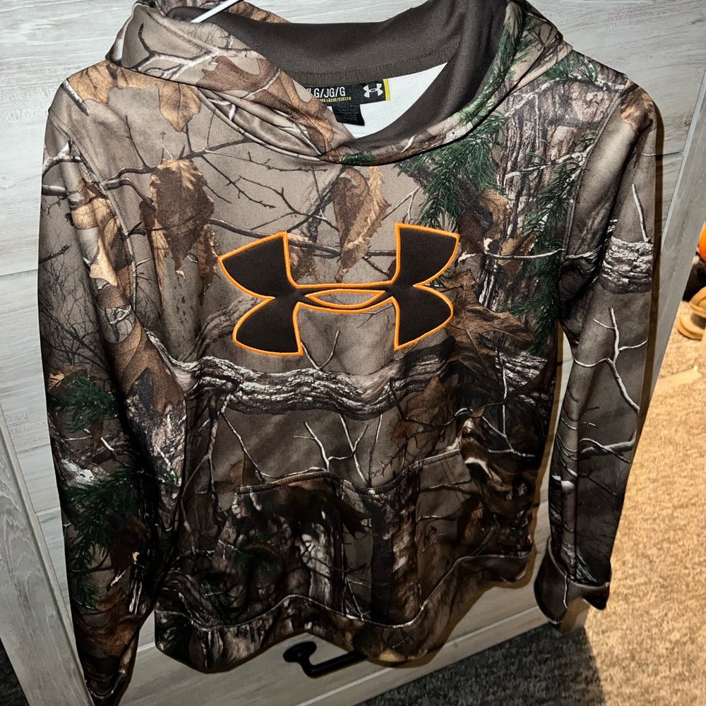 NWOT under armour camo hoodie